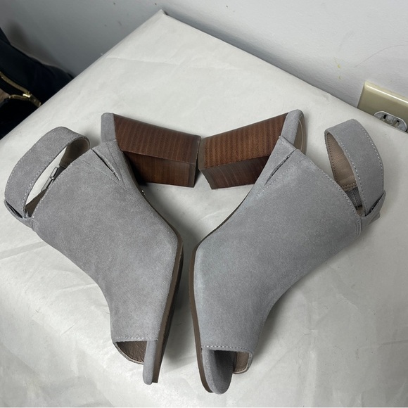 Vionic Suede Perk Kaia Heel - Ladies Peep Bootie Stacked Heels Sz 7 - Picture 6 of 11